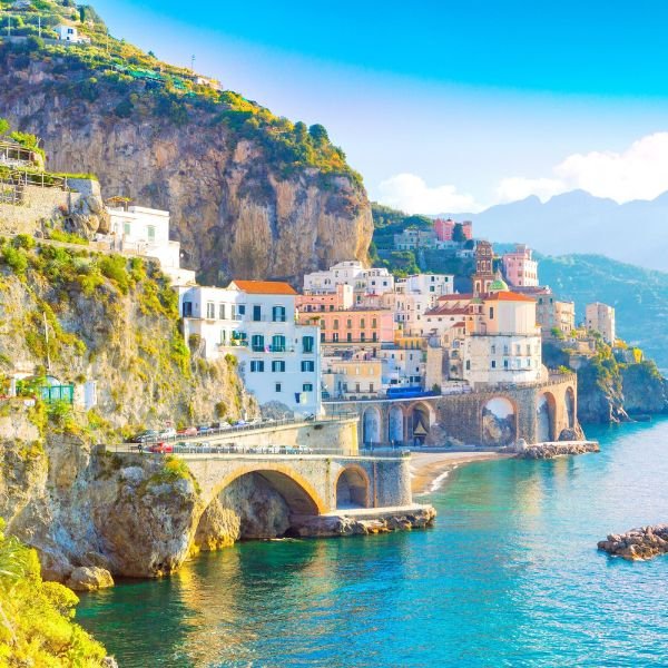 What city serves as the capital of Italy?