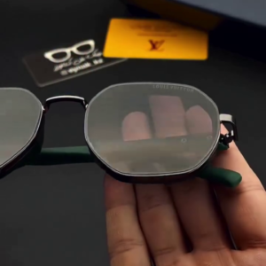 Luxury Edge Square Sunglasses – Stylish Everyday Wear