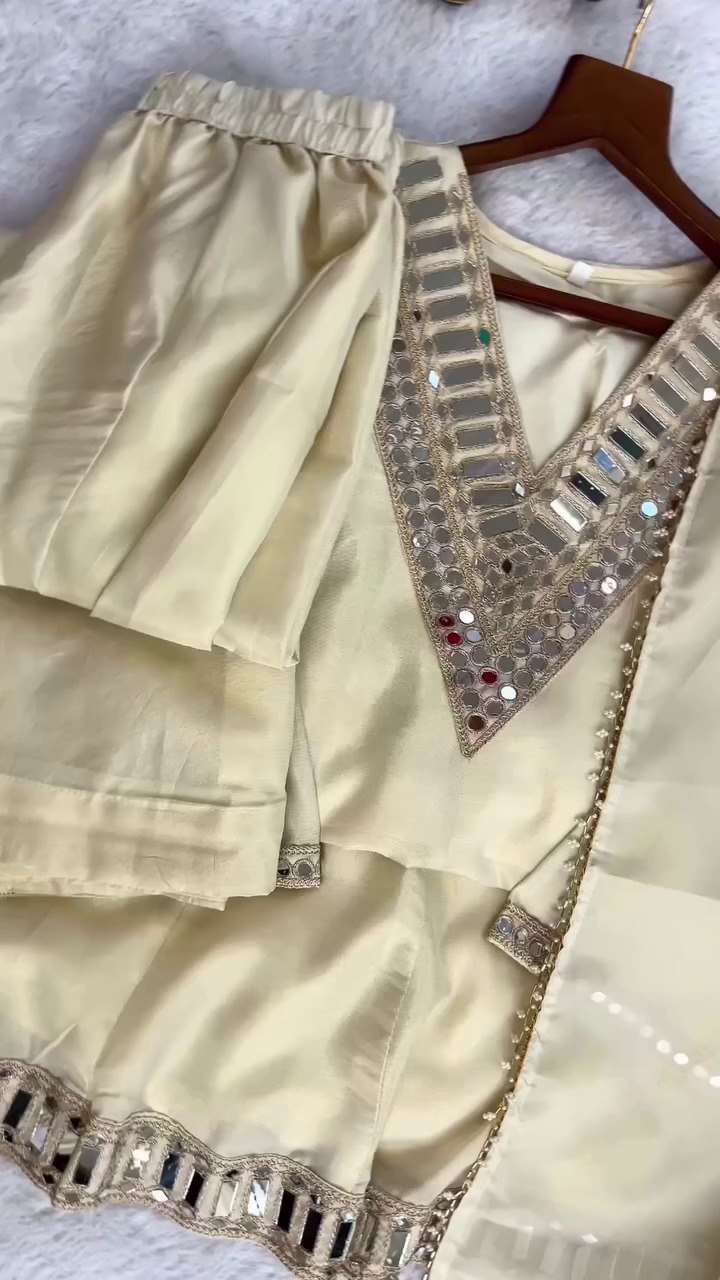 Mirror-Work Ethnic Kurta Set - Image 2