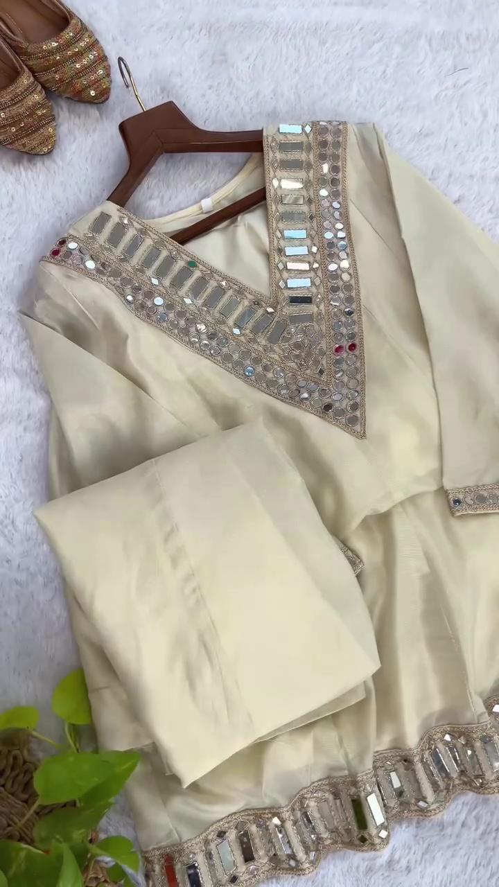 Mirror-Work Ethnic Kurta Set - Image 4