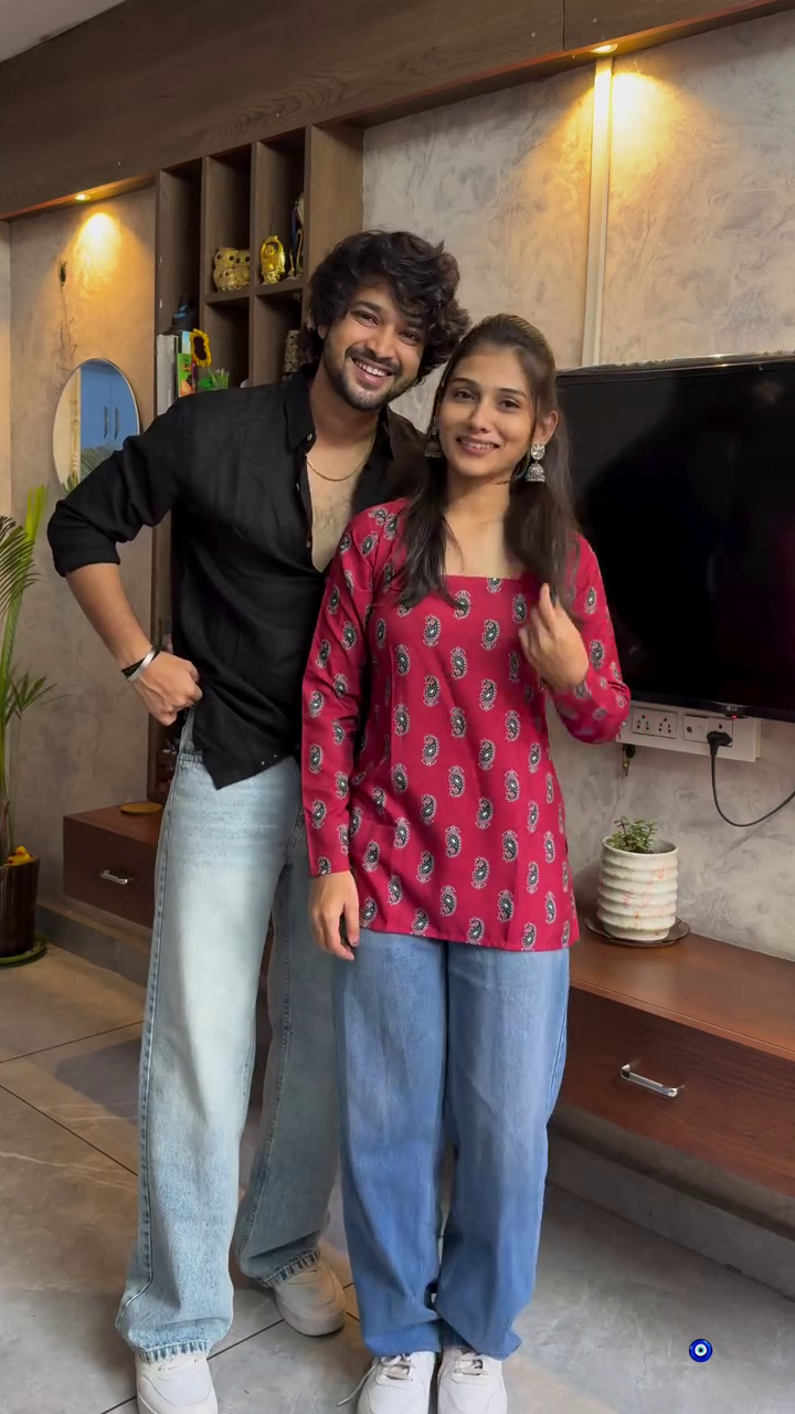 Valentine's Couple Outfit Set - Image 4