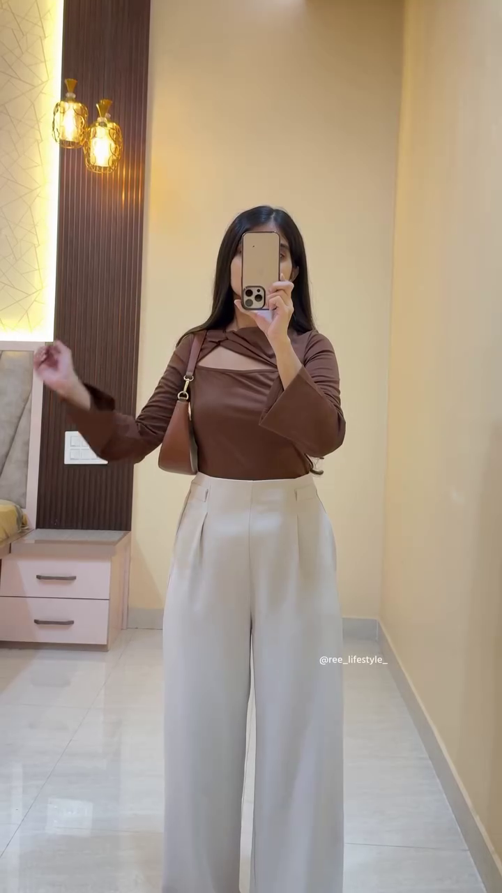 Soft Mauve Top with Cream Trousers - Image 3