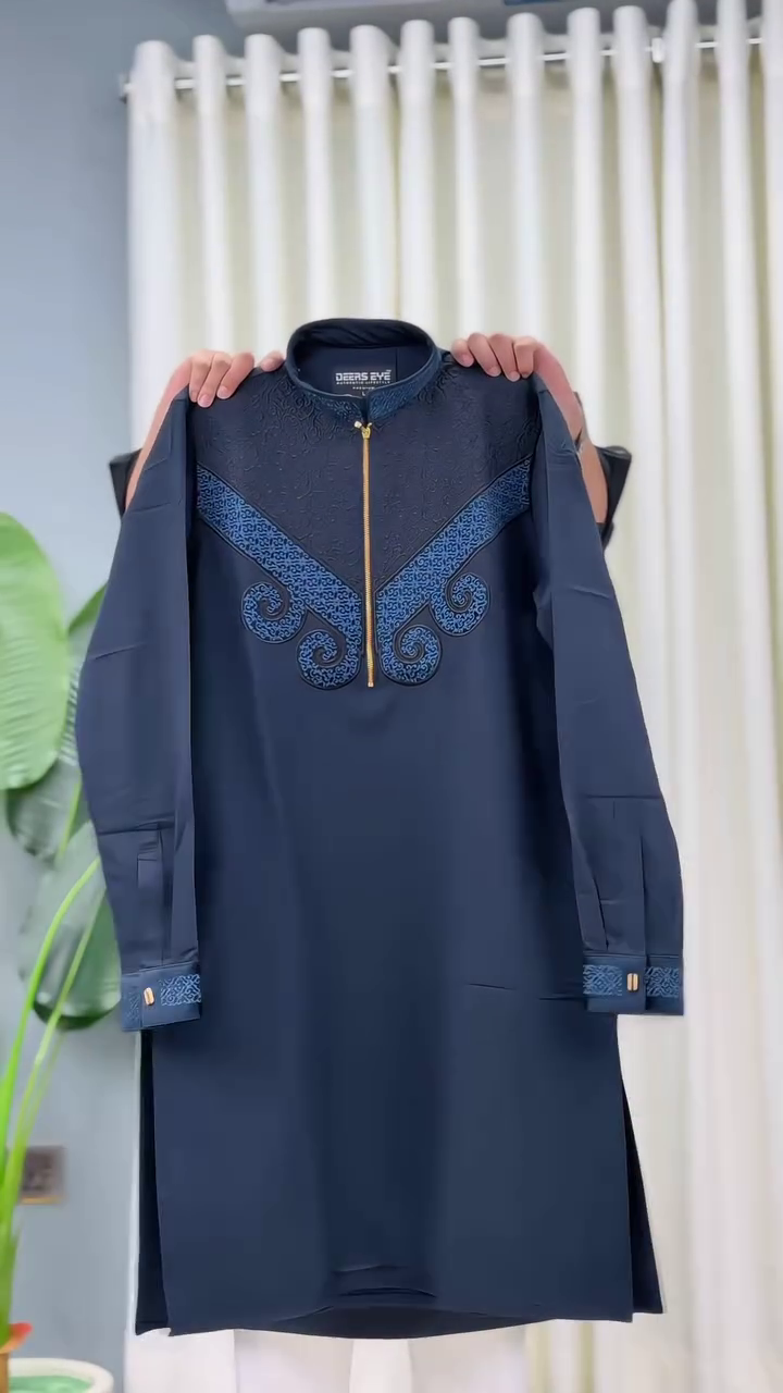 Navy Blue Embroidered Zip-Neck Kurta - Image 3