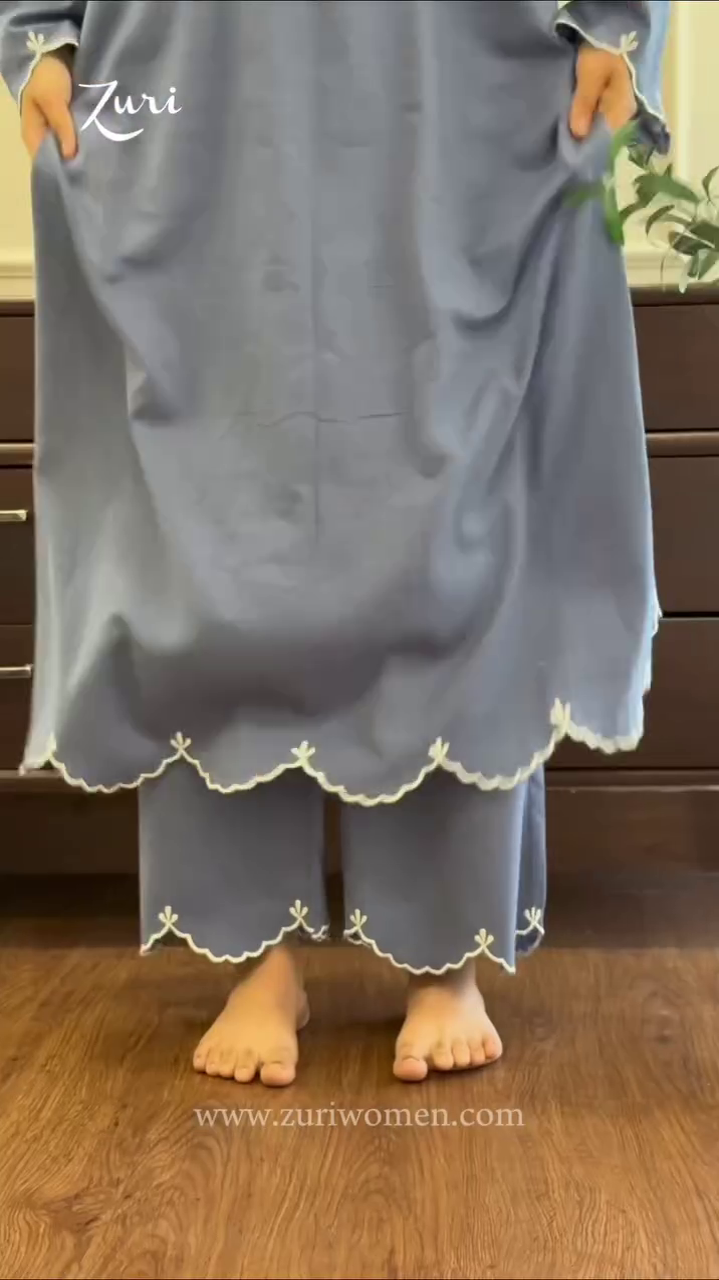 Minimal Lavender Kurta with Elegant Lace Sleeves - Image 3