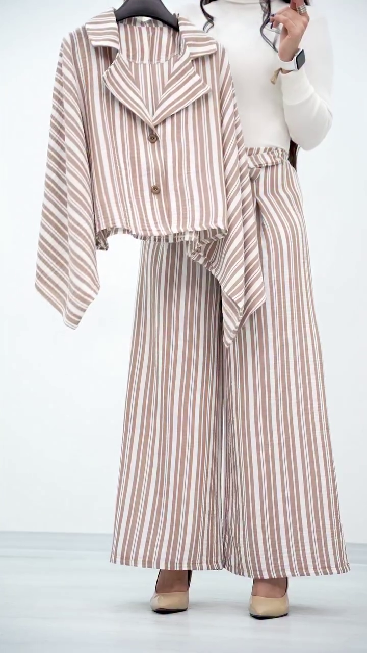 Elegant Striped Co-Ord Set with Wide-Leg Pants - Image 3