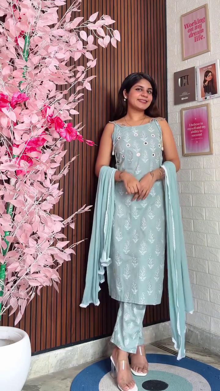 🤍 Minimal Grace – Elegant Sleeveless Kurta Set - Image 3